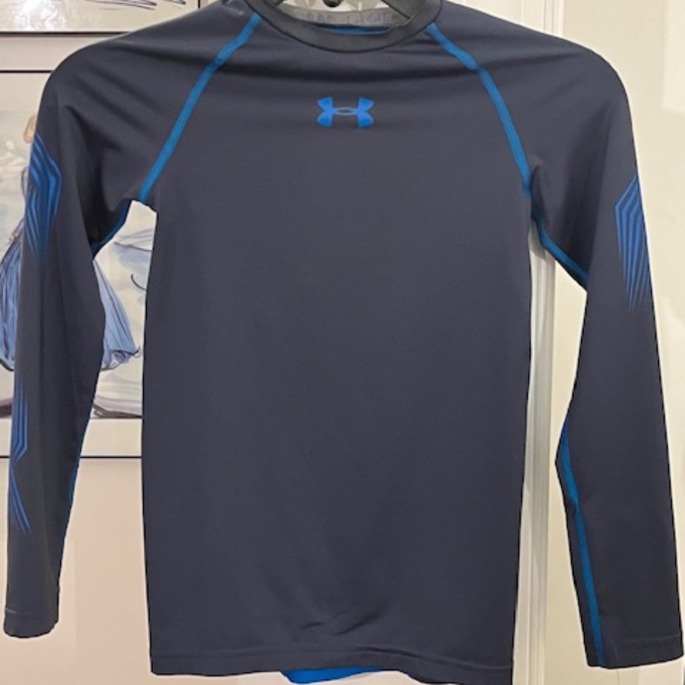 Boys blue Under Armour long sleeve thermal style "heat gear" tee Youth sm